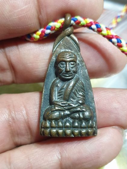 รูปหล่อหลวงพ่อทวดเตารีด หลังท้าวเวสสุวรรณ มีห่วง พิมพ์ใหญ่ วัดห้วยมงคล ปี 57 สภาพสวยเดิม ไม่ผ่านการใช้ หายากแล้ว พบเจอน้อยมาก รูปที่ 8