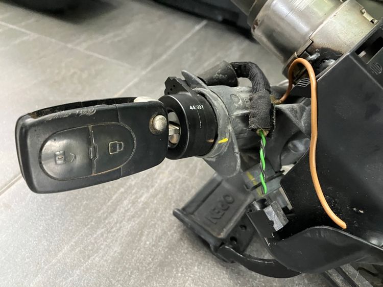 Volk golf MK4 ก้านปัดน้ำฝน ก้านยกเลี้ยว สไปรอน เบ้ากุญแจรีโมท ของแท้ มือสอง รูปที่ 9