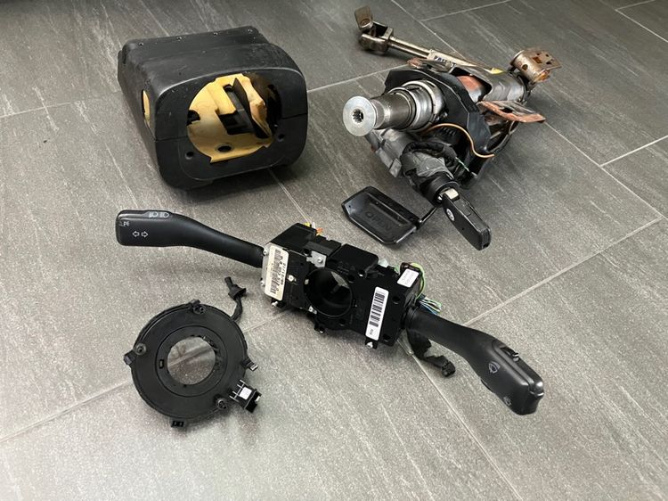 Volk golf MK4 ก้านปัดน้ำฝน ก้านยกเลี้ยว สไปรอน เบ้ากุญแจรีโมท ของแท้ มือสอง รูปที่ 16