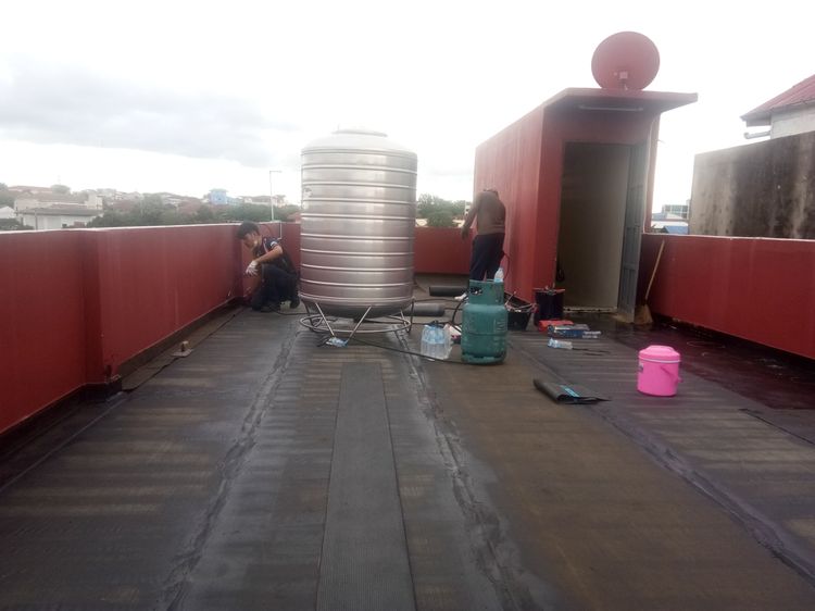 แก้หลังคารั่ว ดาดฟ้า ระเบียงรั่วมีน้ำซึม .แผ่นเมมเบรนเอาอยู่ รูปที่ 5