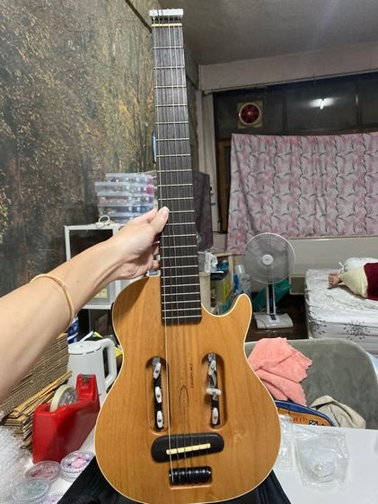 อื่นๆ กีต้าร์คลาสสิก กีตาร์หัวตัดไฟฟ้าคลาสสิคTraveler Guitar Escape Mark II Nylon