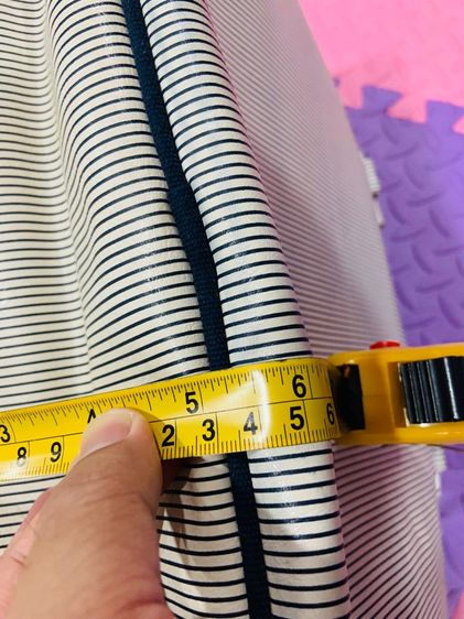 กระเป๋า FRED PERRY แท้ 💯 สภาพใหม่มาก ขนาด ยาว 17.5 สูง 13.5 หนา 5.5-6 นิ้ว ทรงสวย ดีเทลสวยมาก ตัดเย็บดีมาก หายากน่าสะสมครับ รูปที่ 12