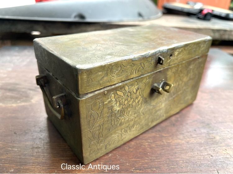 หีบ ทองเหลือง โบราณ A2