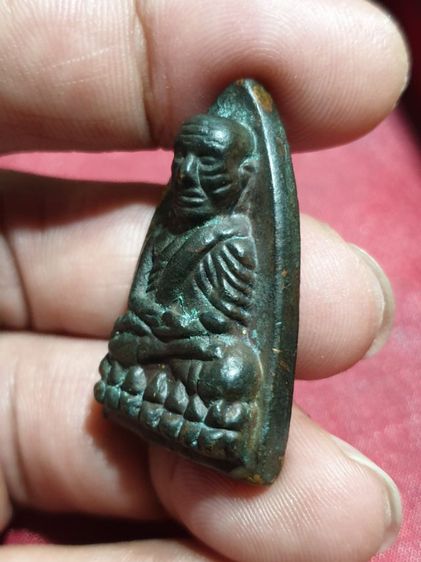 หลวงปู่ทวดรุ่นหลังเตารีด รุ่น เสาร์ 5 ธรรมมงคล วัดคอกหมู( วัดสิตาราม) ป้อมปราบศัตรูพ่าย ปี 36 สภาพสวยไม่มีกล่อง รับประกันพระแท้ รูปที่ 3