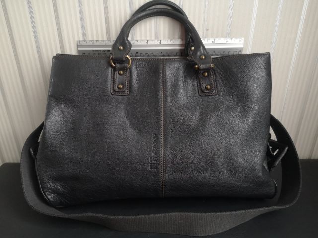 กระเป๋าหนังแท้สีดำแบรรด์แท้  ANNE KLEIN NEW YORK
(ผู้หญิง)​ รูปที่ 2