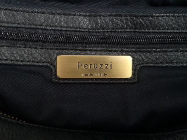 กระเป๋าผู้หญิง หนังแท้สีดำ Peruzzi ( Made in Italy )
 รูปที่ 4