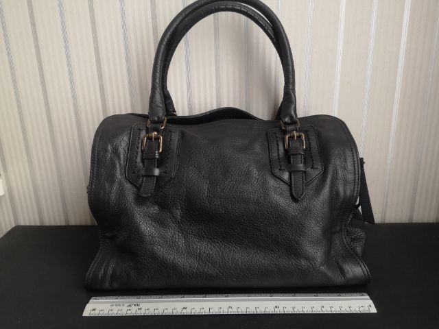กระเป๋าผู้หญิง หนังแท้สีดำ Peruzzi ( Made in Italy )
 รูปที่ 2