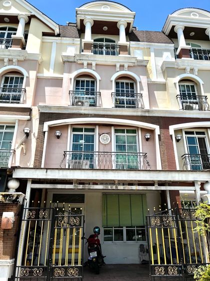 ขายบ้านทาวน์เฮ้าส์ 4 ชั้น 5 นอน แถวสาธุประดิษฐ์ รูปที่ 2