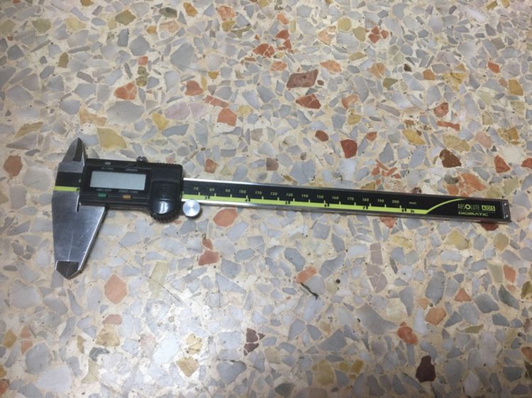 เวอเนียดิจิตอลขนาด 8 นิ้ว Mitutoyo สภาพดีพร้อมซองกระเป๋า รูปที่ 2