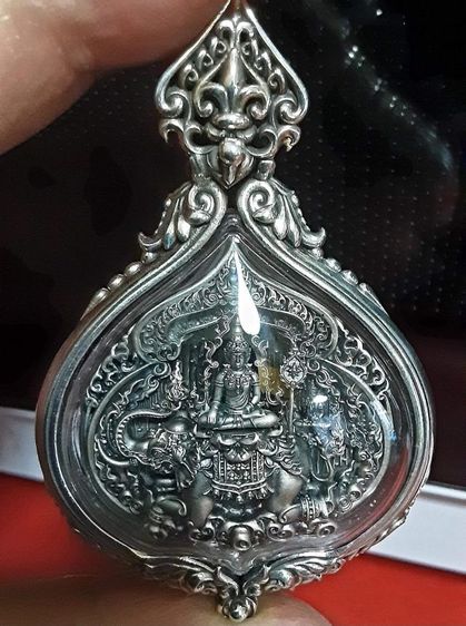 พระชัยหลังช้าง เนื้อเงิน ครูบาอริยชาติ เลี่ยมกรอบเงินพุทธศิลป์ สวยงามมาก รูปที่ 13