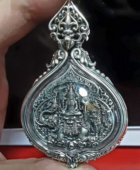 พระชัยหลังช้าง เนื้อเงิน ครูบาอริยชาติ เลี่ยมกรอบเงินพุทธศิลป์ สวยงามมาก รูปที่ 16