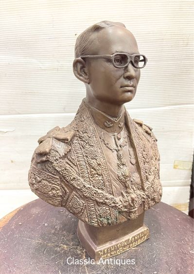 รูปปั้น ในหลวง ร.9 ทองเหลืองS2 รูปที่ 3