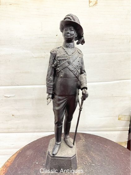 รูปปั้น ร.6 ทองเหลืองS6