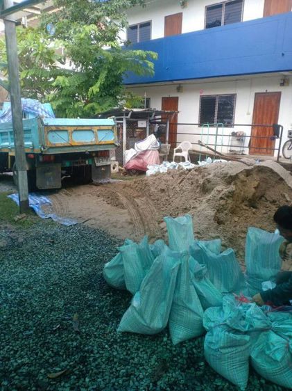 ถุงทรายกั้นน้ำพร้อมส่ง ต้องถึง100ถึงส่งฟรีครับ0817729077 รูปที่ 6