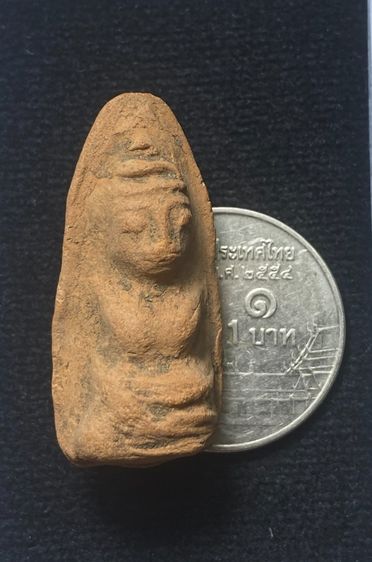 พระกรุเขาดีสลักใหม่  วัดถ้ำเสือ พิมพ์ตุ๊กตา  จ.สุพรรณบุรี     P 706 รูปที่ 6