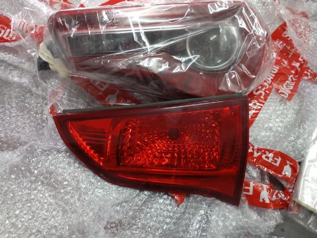 ไฟทับทิมฝาท้าย แท้  ปาเจโร่