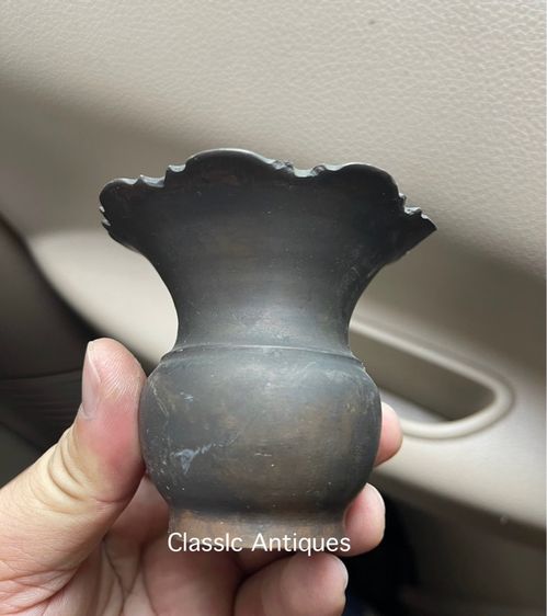 กระโถน ปากแตร ทองเหลืองโบราณ ใบจิ๋ว รูปที่ 4