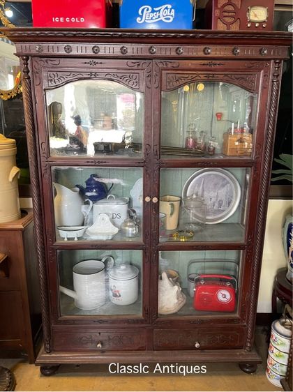 ตู้ไทย โปร่งข้าง หัวบัว เกลียวเชือกไม้สักโบราณ