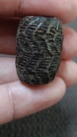 ตะกรุดพิสมร ถักเชือกลงรัก เก่าไม่ทราบที่ รูปที่ 2