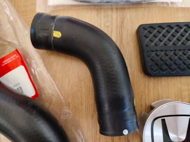 อะไหล่ Honda FREED ปี 2013 มือ2 สภาพใหม่ๆ ฝาล้อแท้ตรงรุ่น เสาอากาศบนหลังคา ยางแป้นเบรค โลโก้ฮอนด้าที่กระจังหน้า ท่อยางหม้อน้ำทุกเส้น รูปที่ 4