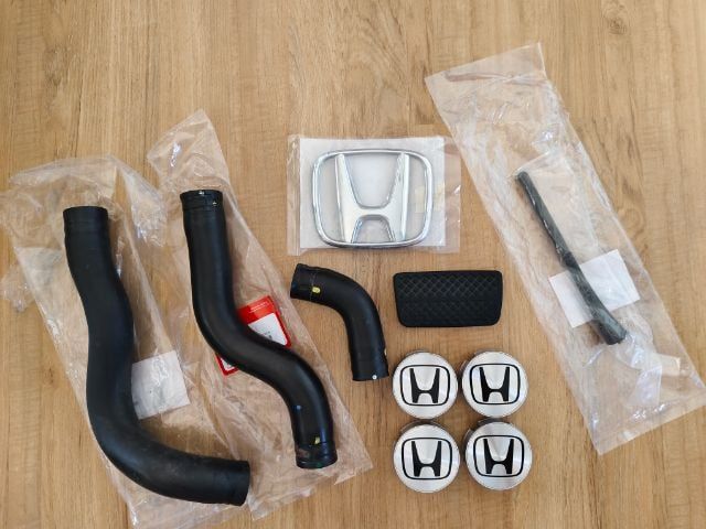 อะไหล่ Honda FREED ปี 2013 มือ2 สภาพใหม่ๆ ฝาล้อแท้ตรงรุ่น เสาอากาศบนหลังคา ยางแป้นเบรค โลโก้ฮอนด้าที่กระจังหน้า ท่อยางหม้อน้ำทุกเส้น