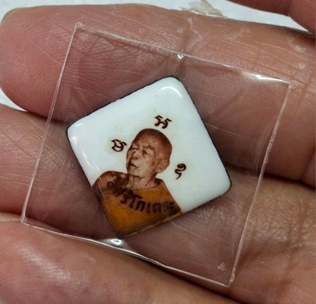 ล็อคเก็ตหลวงปู่ทิม ปี 2518 พิมพ์ข้าวหลามตัด รูปที่ 2