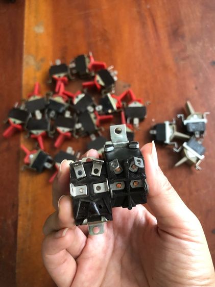 สวิสไฟ OFF ON รูปที่ 3