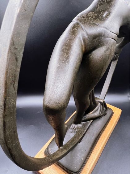 1930s Art Deco Hoop Dancer Brass Sculpture  สาวแดนเซอร์รูปปั้นทองเหลืองบนฐานไม้ งานยุโรปนำเข้า รูปที่ 3