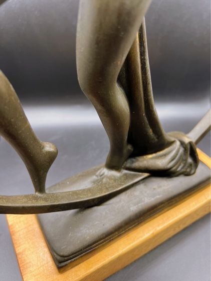 1930s Art Deco Hoop Dancer Brass Sculpture  สาวแดนเซอร์รูปปั้นทองเหลืองบนฐานไม้ งานยุโรปนำเข้า รูปที่ 6