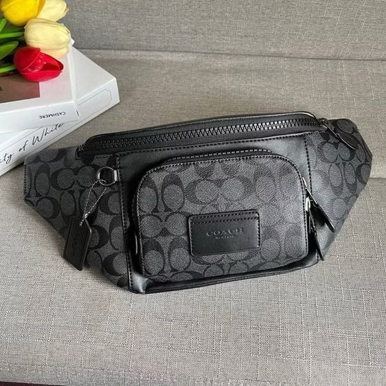 กระเป๋าคาดอก Coach