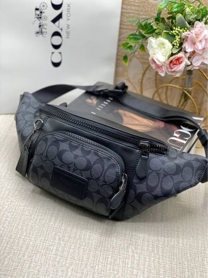 กระเป๋าคาดอก Coach รูปที่ 4
