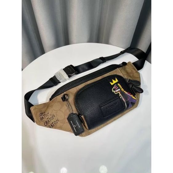 กระเป๋าคาดอก Coach รูปที่ 12