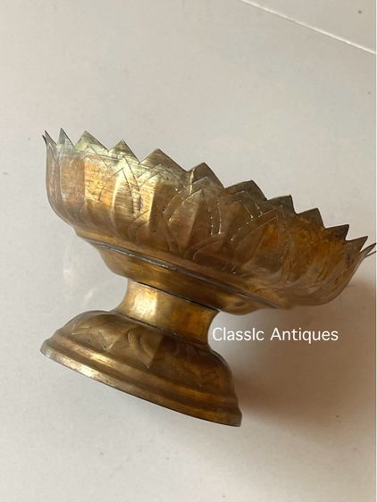 พาน กลีบบัว ทองเหลืองโบราณ เก่าสะสมA4 รูปที่ 6