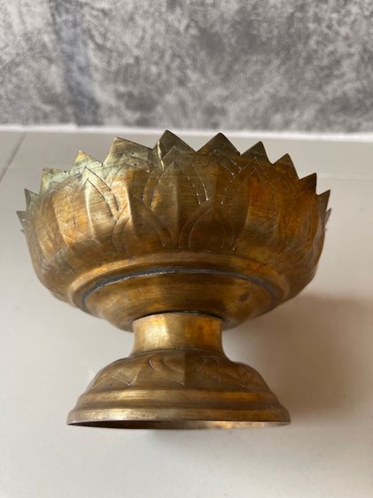 พาน กลีบบัว ทองเหลืองโบราณ เก่าสะสมA4 รูปที่ 8