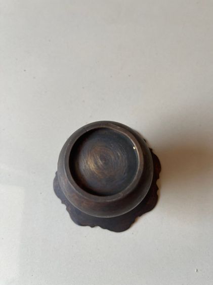 กระโถน ปากแตร ทองเหลืองโบราณ ใบจิ๋ว รูปที่ 10