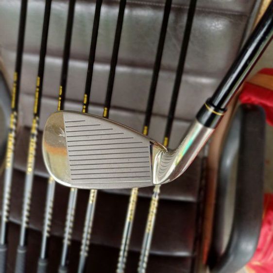 นักเรียนกลับบ้าน ฝากขายชุดใหญ่ เหล็ก 8 อัน ไม้ 4 อันพร้อม Cover Katana Japan Flex R.ตีง่าย ได้ระยะ แถมถุง  ให้ด้วย  ของอยู่เชียงใหม่