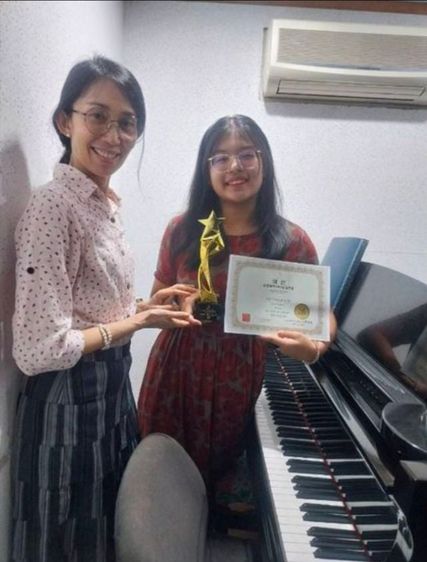 เรียนเปียโนกับครูหญิง จบเอกเปียโน เรียนสอบเกรด แข่งเปียโน สายไหม วงศกร หทัยราษฎร์ เพิ่มสิน ลำลูกกา เทพรักษ์ สะพานใหม่ คลอง4 คลอง5 คลอง6 คลองสามวา จตุโชติ นิมิตใหม่
