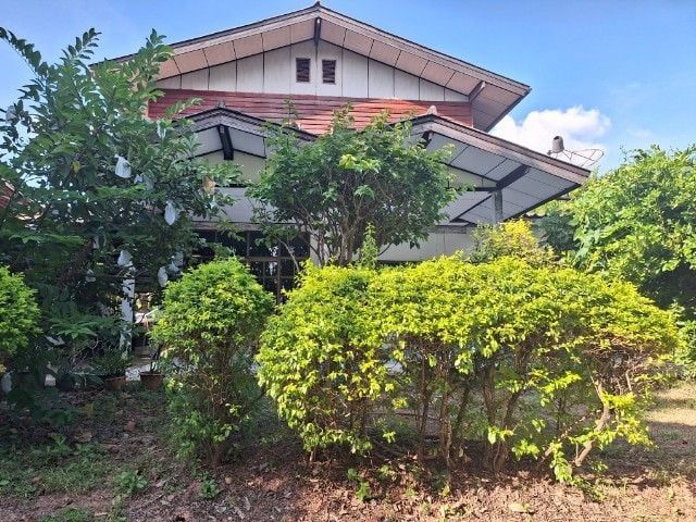 ที่ดินพร้อมบ้าน