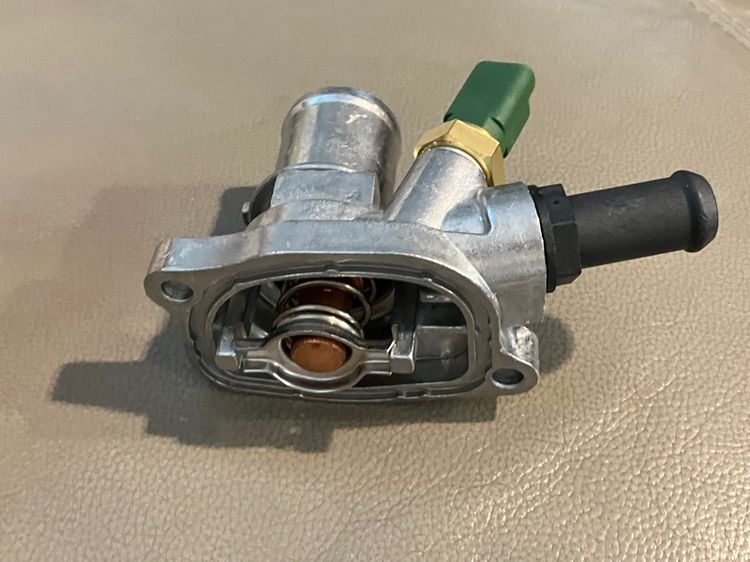 Fiat500 Abarth วาล์วน้ำ Thermostat เทอโมสตัท พร้อมเซนเซอร์ ยางโอริง วาล์วขยายแอร์ รูปที่ 6