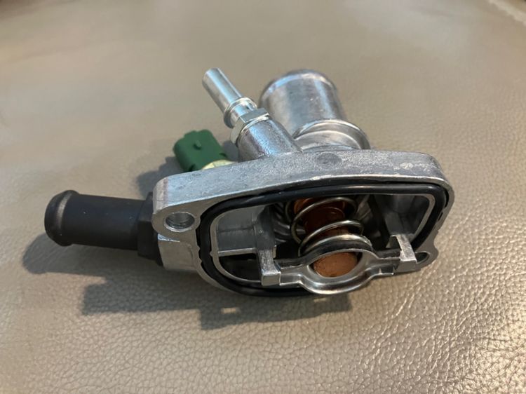 Fiat500 Abarth วาล์วน้ำ Thermostat เทอโมสตัท พร้อมเซนเซอร์ ยางโอริง วาล์วขยายแอร์ รูปที่ 3