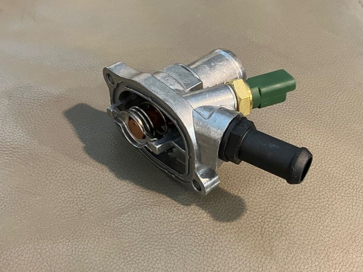 Fiat500 Abarth วาล์วน้ำ Thermostat เทอโมสตัท พร้อมเซนเซอร์ ยางโอริง วาล์วขยายแอร์ รูปที่ 7