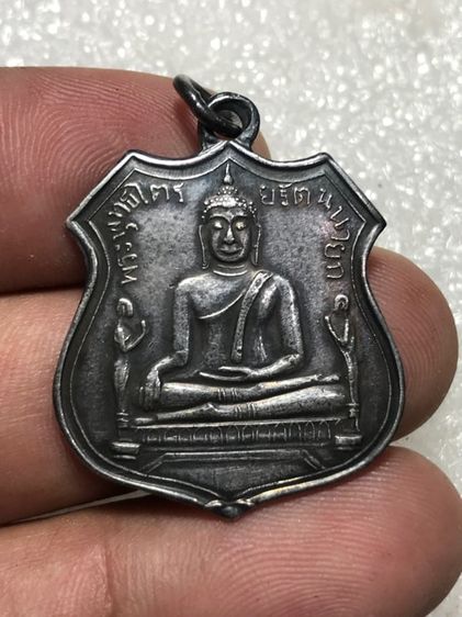 หลวงพ่อโสธรปี2460เหรียญเงินเก่าสนใจเหรียญไหนสอบถามได้คับ