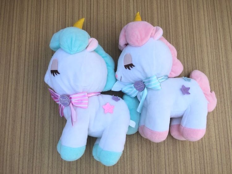 ตุ๊กตาโพนี 2 ตัว มือสอง มีตำหนิ