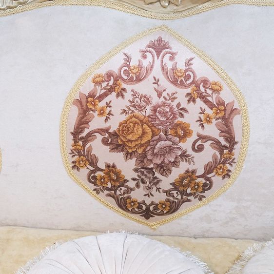 โซฟาหลุยส์ โซฟา 3 ที่นั่ง หรูหราสไตล์หลุยส์ สินค้านำเข้า สีขาว โครงไม้ รูปที่ 12