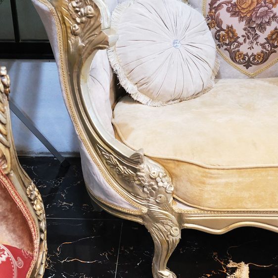 โซฟาหลุยส์ โซฟา 3 ที่นั่ง หรูหราสไตล์หลุยส์ สินค้านำเข้า สีขาว โครงไม้ รูปที่ 13