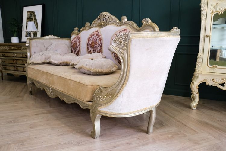 โซฟาหลุยส์ โซฟา 3 ที่นั่ง หรูหราสไตล์หลุยส์ สินค้านำเข้า สีขาว โครงไม้ รูปที่ 9