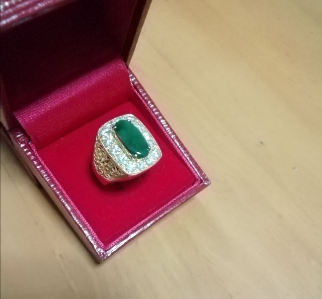แหวนหยกล้อมเพชรแท้ อย่างดี น้ำสวยมาก .10 cts  D 14  รูปที่ 3