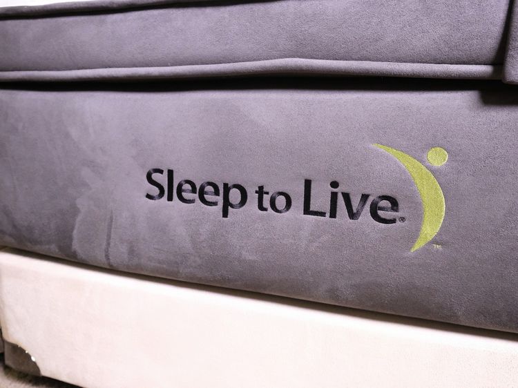 ที่นอนพร้อมฐาน 6 ฟุต หนา14นิ้ว สีเทา ยี่ห้อ Sleep to Live รูปที่ 4