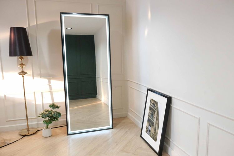 กระจกร้านเสริมสวย แบบตั้งพื้น มีไฟLED เปิด-ปิดระบบสัมผัส กระจกมีไฟ กระจก LED สีทองสีดำ กระจกไฟสีขาว กระจกไฟ ร้านเสริมสวย มีปลั๊กไฟ สินค้าใหม