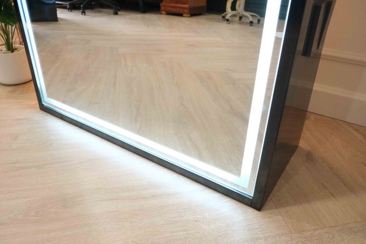 กระจกร้านเสริมสวย แบบตั้งพื้น มีไฟLED เปิด-ปิดระบบสัมผัส กระจกมีไฟ กระจก LED สีทองสีดำ กระจกไฟสีขาว กระจกไฟ ร้านเสริมสวย มีปลั๊กไฟ สินค้าใหม รูปที่ 5
